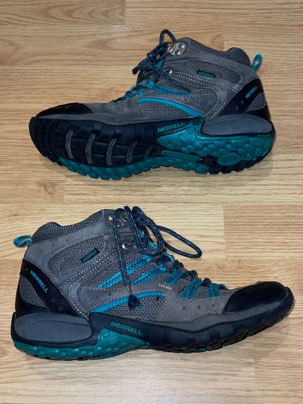 Merrell Women’s Gray & Teal Lace Up Waterproof Hiking Sneakers Shoes Size 8